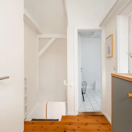 Luettje Bud, Obergeschoss & Zentrale Lage Apartment *